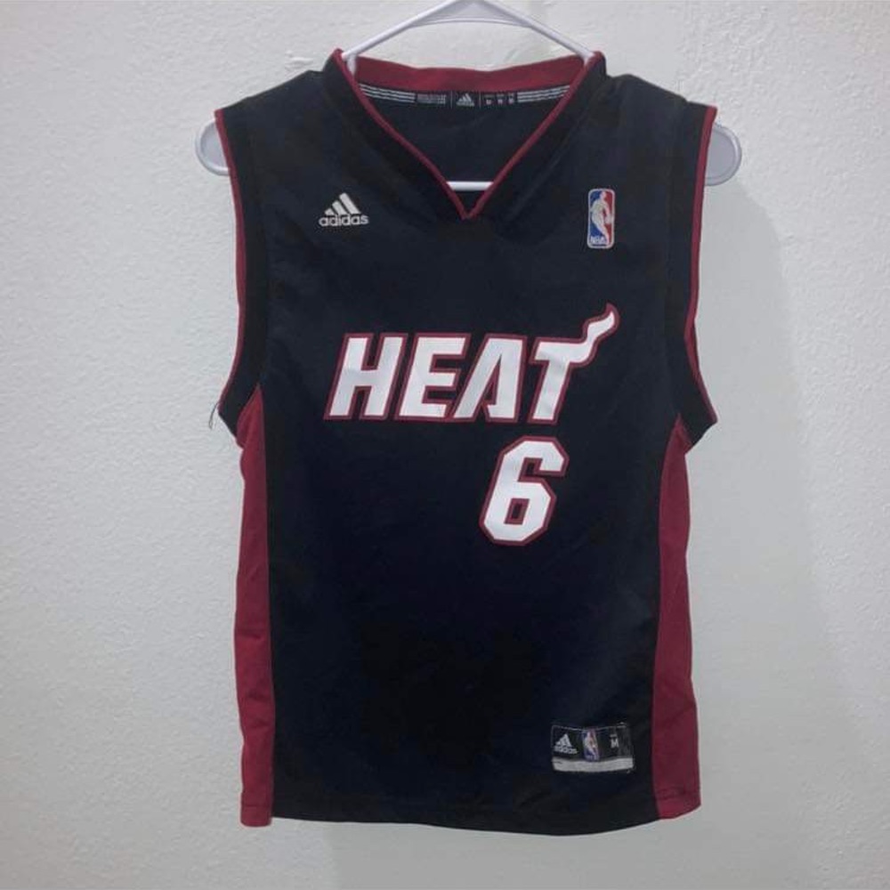 Lebron James jersey